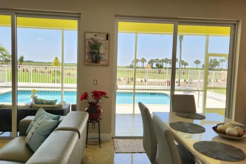 House in Wellington, Florida 5 bedrooms, 258.64 sq.m. № 2086807 - photo 21