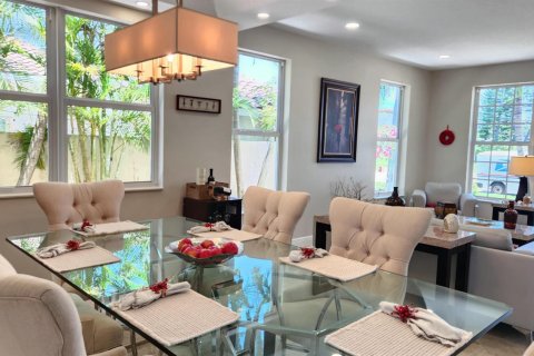 House in Wellington, Florida 5 bedrooms, 258.64 sq.m. № 2086807 - photo 11
