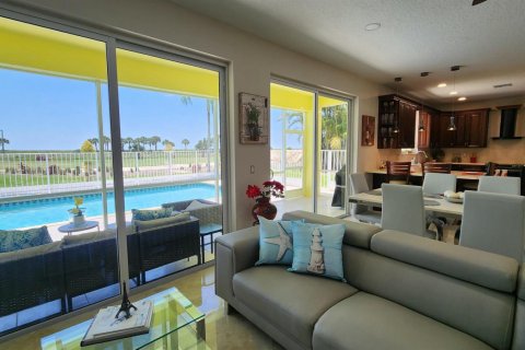 House in Wellington, Florida 5 bedrooms, 258.64 sq.m. № 2086807 - photo 29