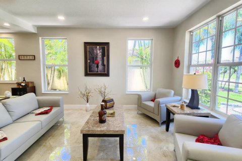 House in Wellington, Florida 5 bedrooms, 258.64 sq.m. № 2086807 - photo 8