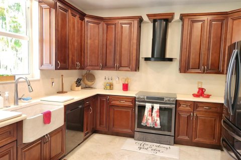 House in Wellington, Florida 5 bedrooms, 258.64 sq.m. № 2086807 - photo 15