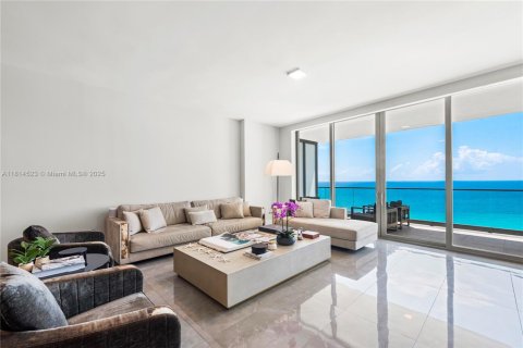 Condominio en venta en Sunny Isles Beach, Florida, 3 dormitorios, 210.98 m2 № 1766685 - foto 5