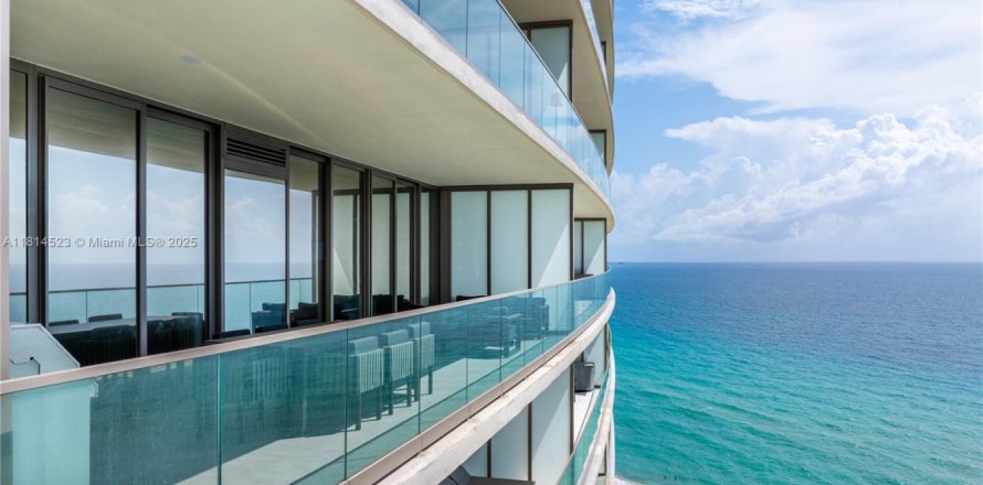 Condominio en Sunny Isles Beach, Florida, 3 dormitorios  № 1766685