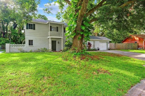House in Tampa, Florida 4 bedrooms, 250.93 sq.m. № 1787436 - photo 28