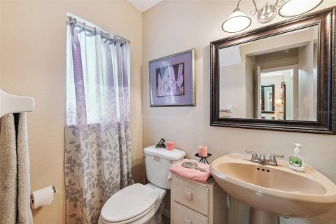 House in Tampa, Florida 4 bedrooms, 250.93 sq.m. № 1787436 - photo 13
