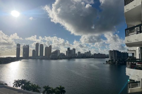 Condominio en venta en Aventura, Florida, 2 dormitorios, 109.72 m2 № 2003740 - foto 30