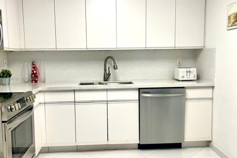 Condominio en venta en Aventura, Florida, 2 dormitorios, 109.72 m2 № 2003740 - foto 8