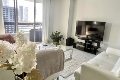 Condominio en venta en Aventura, Florida, 2 dormitorios, 109.72 m2 № 2003740 - foto 14