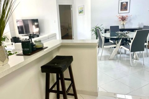 Condominio en venta en Aventura, Florida, 2 dormitorios, 109.72 m2 № 2003740 - foto 11