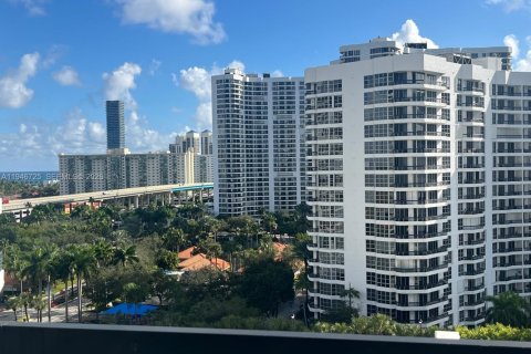 Condominio en venta en Aventura, Florida, 2 dormitorios, 109.72 m2 № 2003740 - foto 6