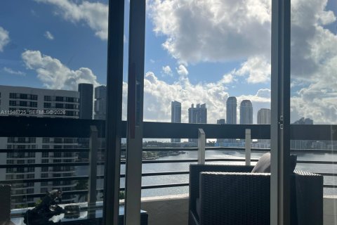 Condominio en venta en Aventura, Florida, 2 dormitorios, 109.72 m2 № 2003740 - foto 15