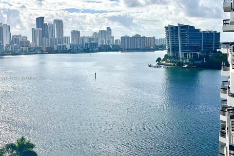 Condominio en venta en Aventura, Florida, 2 dormitorios, 109.72 m2 № 2003740 - foto 29