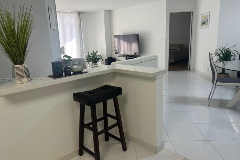 Condominio en venta en Aventura, Florida, 2 dormitorios, 109.72 m2 № 2003740 - foto 10