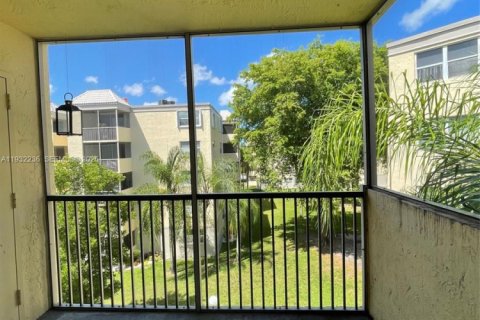 Copropriété à louer à Doral, Floride: 1 chambre, 75.25 m2 № 1996619 - photo 19