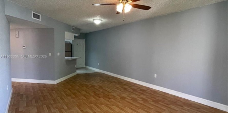 Condo à Doral, Floride, 1 chambre  № 1996619