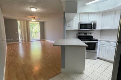 Copropriété à louer à Doral, Floride: 1 chambre, 75.25 m2 № 1996619 - photo 4