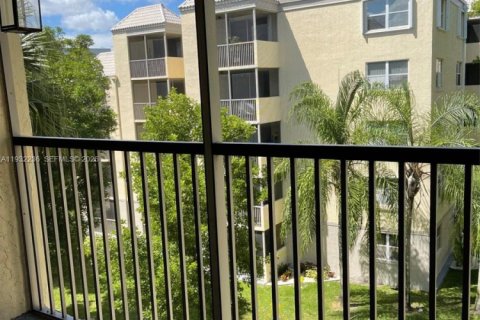 Copropriété à louer à Doral, Floride: 1 chambre, 75.25 m2 № 1996619 - photo 18