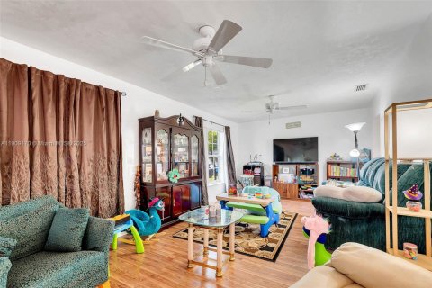 Villa ou maison à vendre à Homestead, Floride: 4 chambres, 338.54 m2 № 1966333 - photo 19