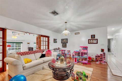 Villa ou maison à vendre à Homestead, Floride: 4 chambres, 338.54 m2 № 1966333 - photo 12