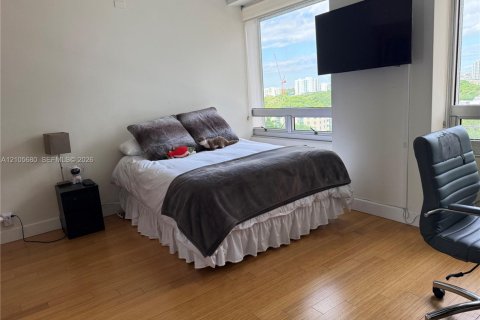 Copropriété à louer à Miami, Floride: 2 chambres, 152.36 m2 № 2414473 - photo 23