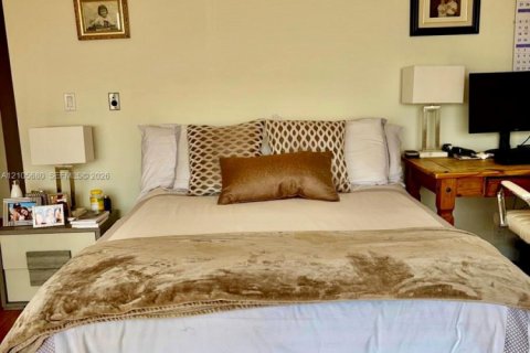Copropriété à louer à Miami, Floride: 2 chambres, 152.36 m2 № 2414473 - photo 4