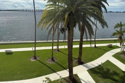 Copropriété à louer à Miami, Floride: 2 chambres, 152.36 m2 № 2414473 - photo 24