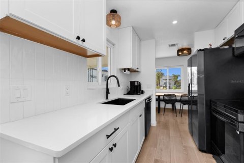 Villa ou maison à vendre à Englewood, Floride: 3 chambres, 125.98 m2 № 2140349 - photo 6