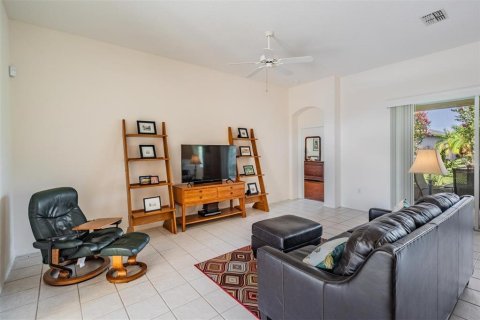 House in Trinity, Florida 3 bedrooms, 183.39 sq.m. № 1894172 - photo 4