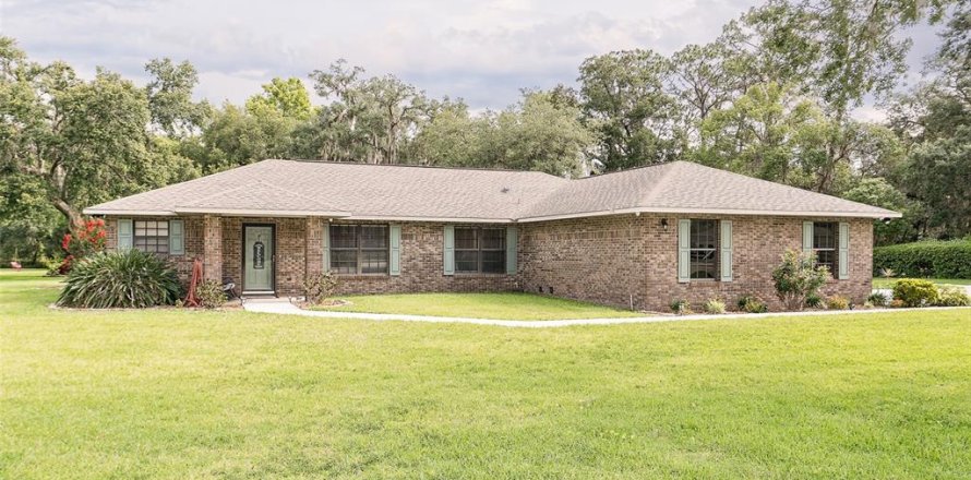 House in Lakeland, Florida 3 bedrooms, 251.39 sq.m. № 1777538