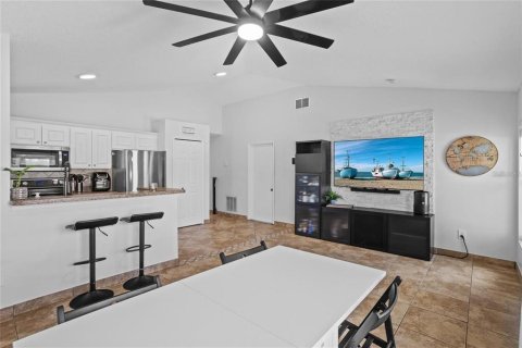Casa en venta en Kissimmee, Florida, 3 dormitorios, 98.38 m2 № 2385838 - foto 4
