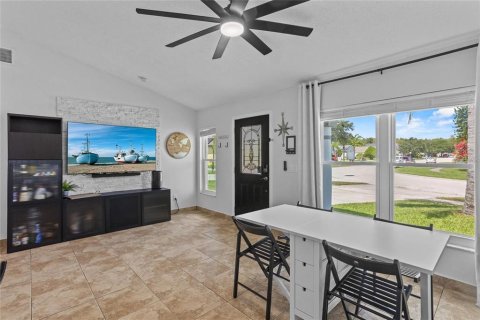 Casa en venta en Kissimmee, Florida, 3 dormitorios, 98.38 m2 № 2385838 - foto 3