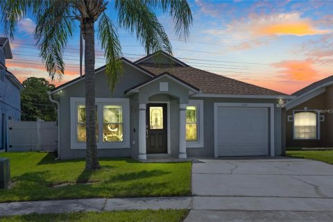 Casa en venta en Kissimmee, Florida, 3 dormitorios, 98.38 m2 № 2385838 - foto 2