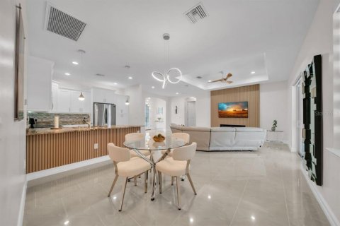 Купить виллу или дом в Лихай-Эйкерс, Флорида 3 комнаты, 142.79м2, № 2109758 - фото 12