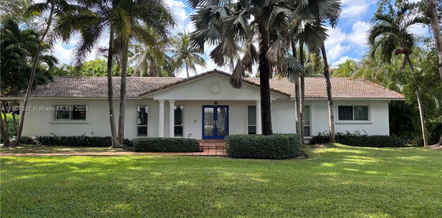 Casa en Pinecrest, Florida 4 dormitorios, 243.87 m2 № 1964036