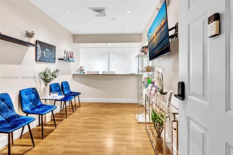 Commercial property in Coral Gables, Florida № 1993333 - photo 7