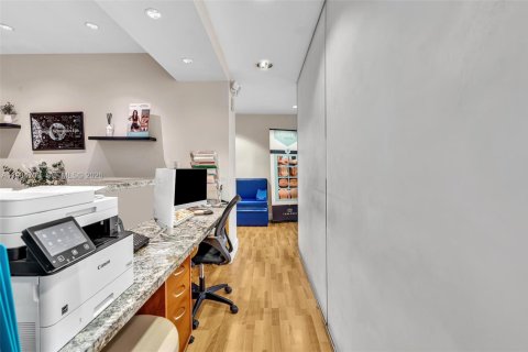 Commercial property in Coral Gables, Florida № 1993333 - photo 30