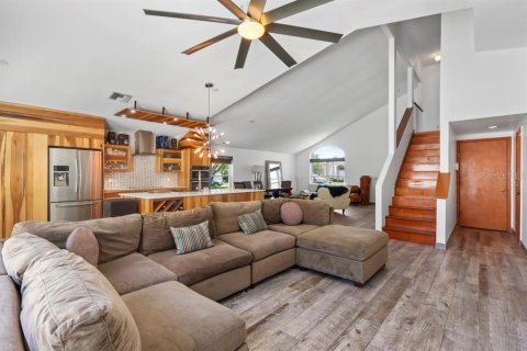 House in Orlando, Florida 3 bedrooms, 199.93 sq.m. № 1736859 - photo 12