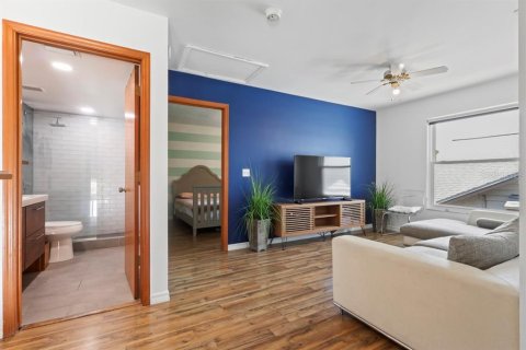 House in Orlando, Florida 3 bedrooms, 199.93 sq.m. № 1736859 - photo 21