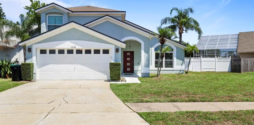 House in Orlando, Florida 3 bedrooms, 199.93 sq.m. № 1736859