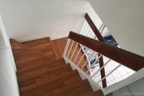 Condo in Miami, Florida, 2 bedrooms № 2273491 - photo 12