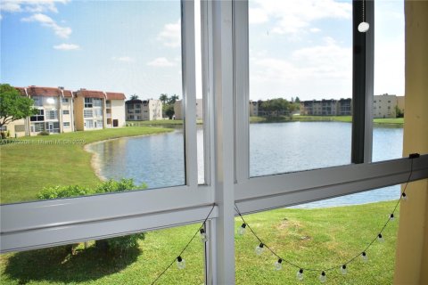 Condominio en venta en Sunrise, Florida, 1 dormitorio, 59.46 m2 № 1867643 - foto 3