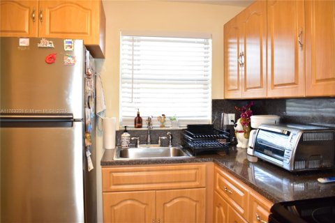 Condominio en venta en Sunrise, Florida, 1 dormitorio, 59.46 m2 № 1867643 - foto 12