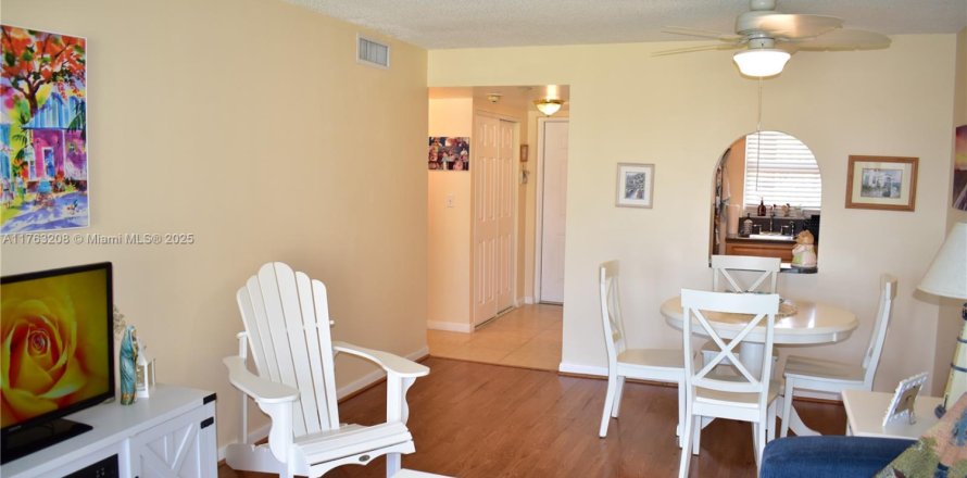 Condominio en Sunrise, Florida, 1 dormitorio  № 1867643