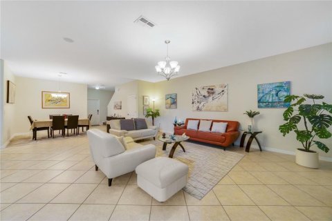 Townhouse in Orlando, Florida 4 bedrooms, 208.57 sq.m. № 1813202 - photo 6