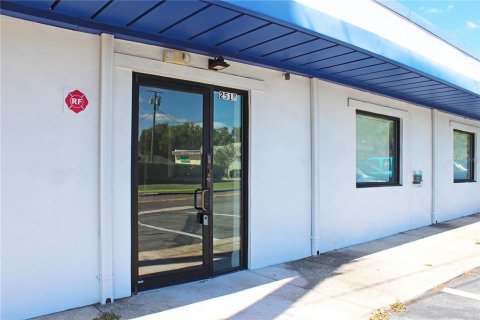 Commercial property in Lakeland, Florida № 2277768 - photo 6
