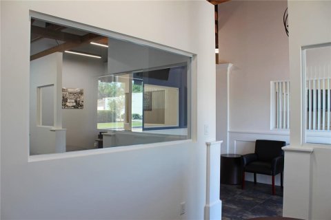 Commercial property in Lakeland, Florida № 2277768 - photo 11