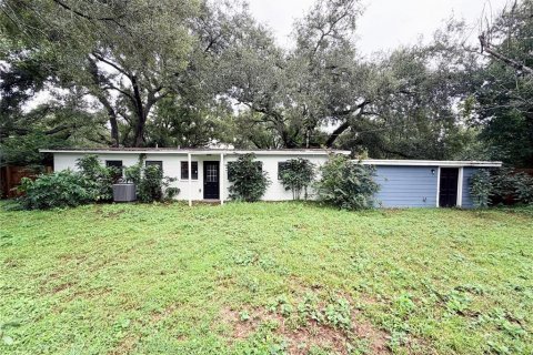 House in Tampa, Florida 3 bedrooms, 130.16 sq.m. № 2400132