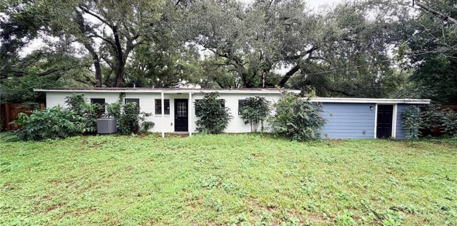 House in Tampa, Florida 3 bedrooms, 130.16 sq.m. № 2400132