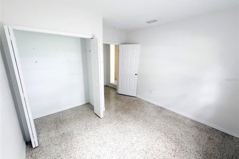House in Tampa, Florida 3 bedrooms, 130.16 sq.m. № 2400132 - photo 10