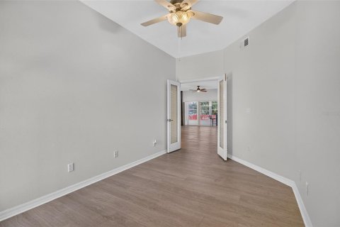 Condo in Saint Petersburg, Florida, 3 bedrooms  № 2389065 - photo 28